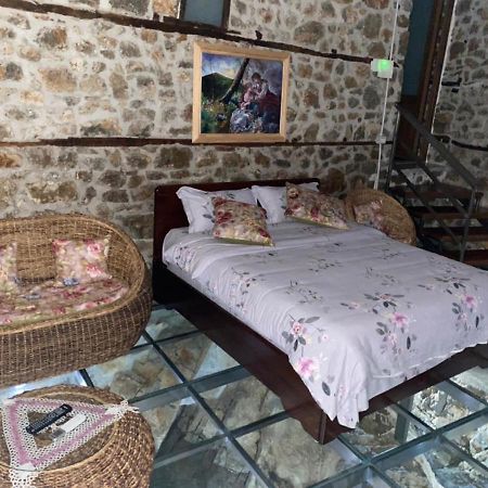 Nuci'S Home Glass Floor Tushemisht Dış mekan fotoğraf